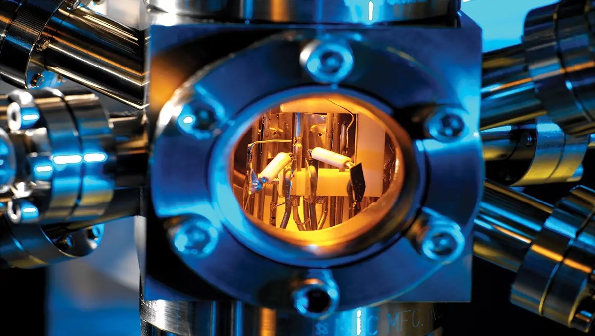 ATOMIC CLOCKS